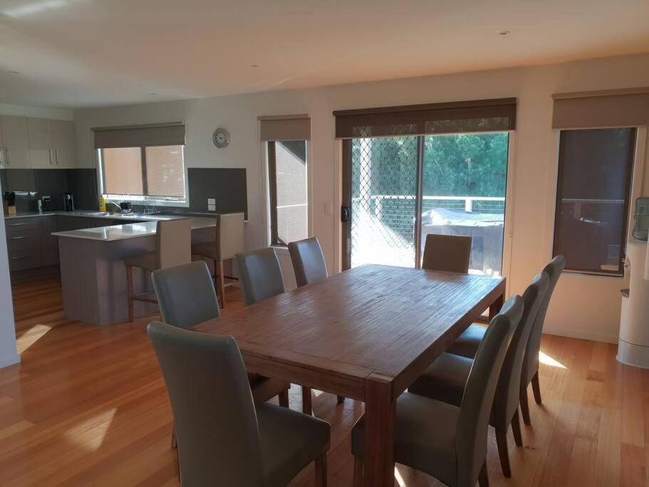 Venus Haven - Beach 1, Linen, Wifi, Netflix Venus Bay Exterior photo